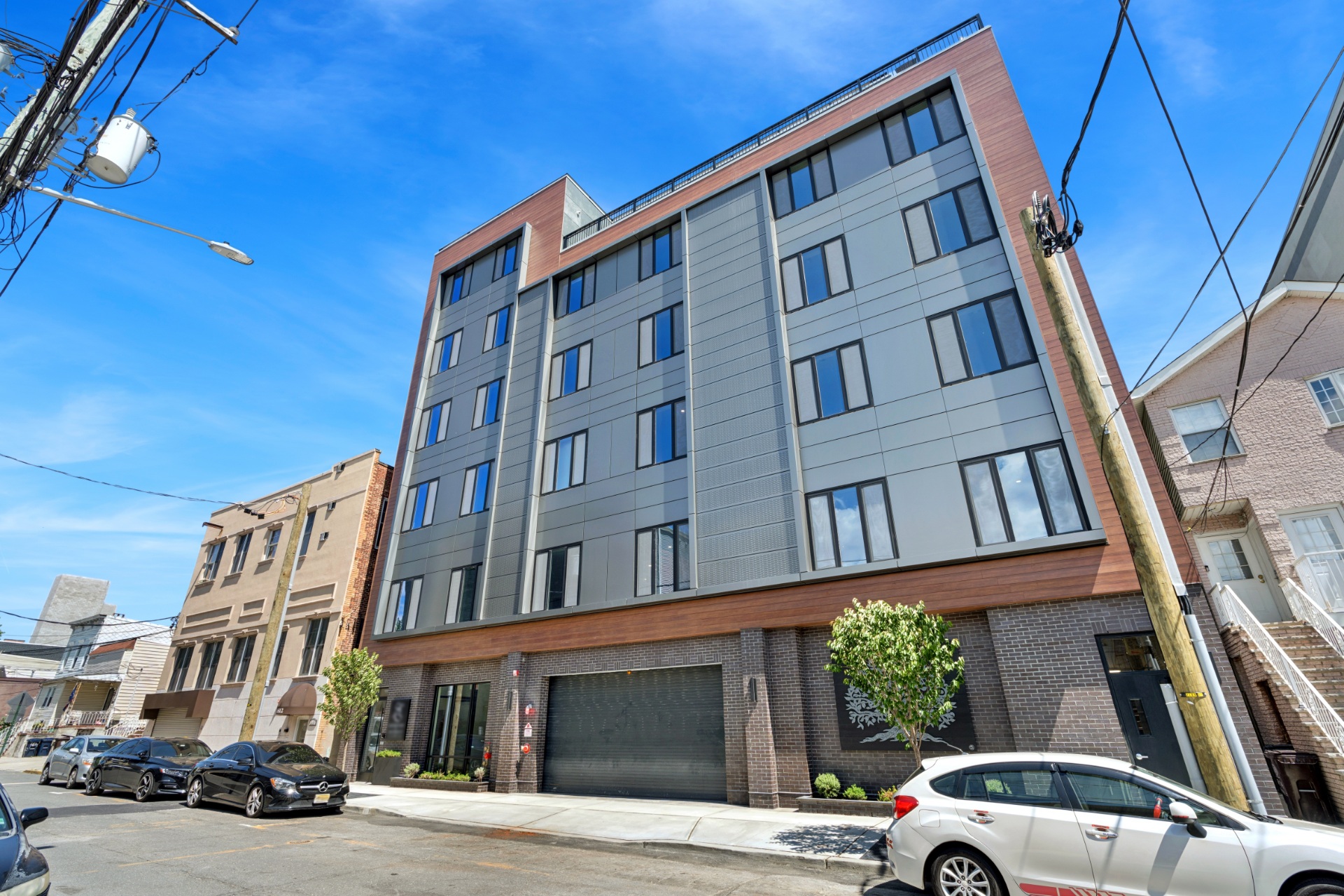 E Residences @ 6810 Polk